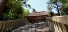 川匂神社の石段と門